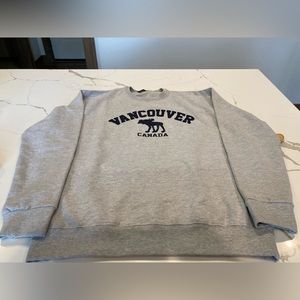 NWT unisex men women Vancouver Canada grey crewneck sweatshirt moose river wear